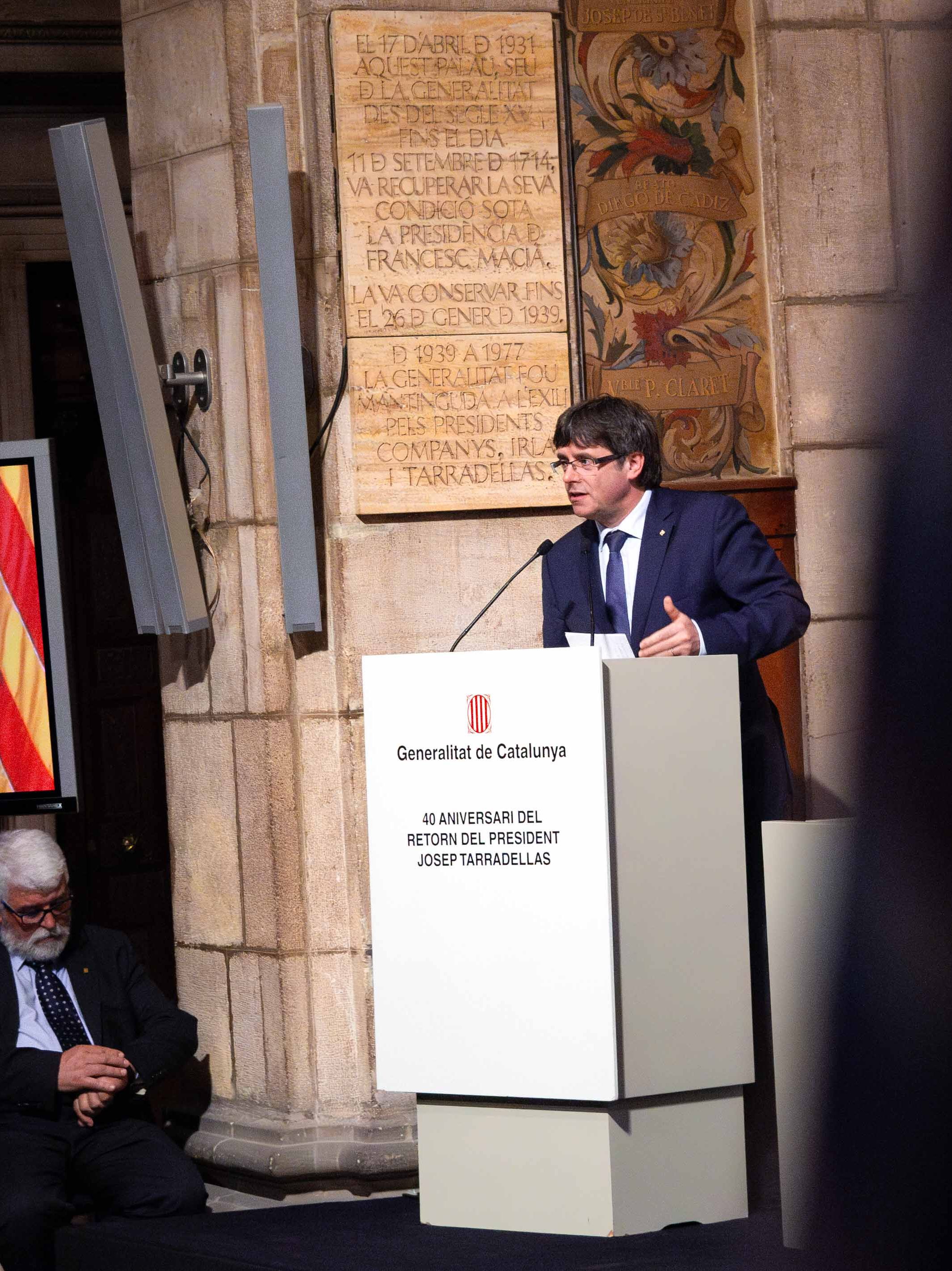 Carles Puigdemonte en el 40 aniversario del retorno del presidente de la Generalitat de Cataluña Josep Tarradellas.